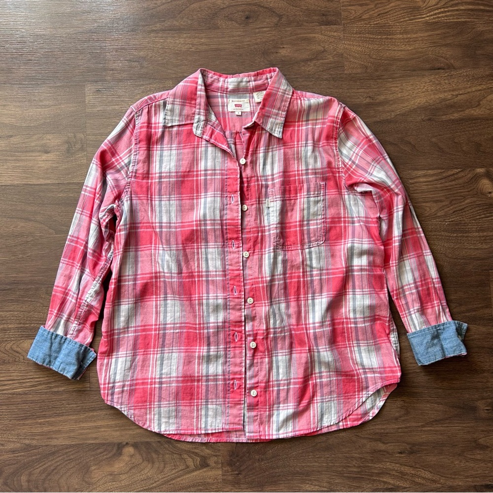 Levi’s Women’s Boyfriend Fit Plaid Shirt